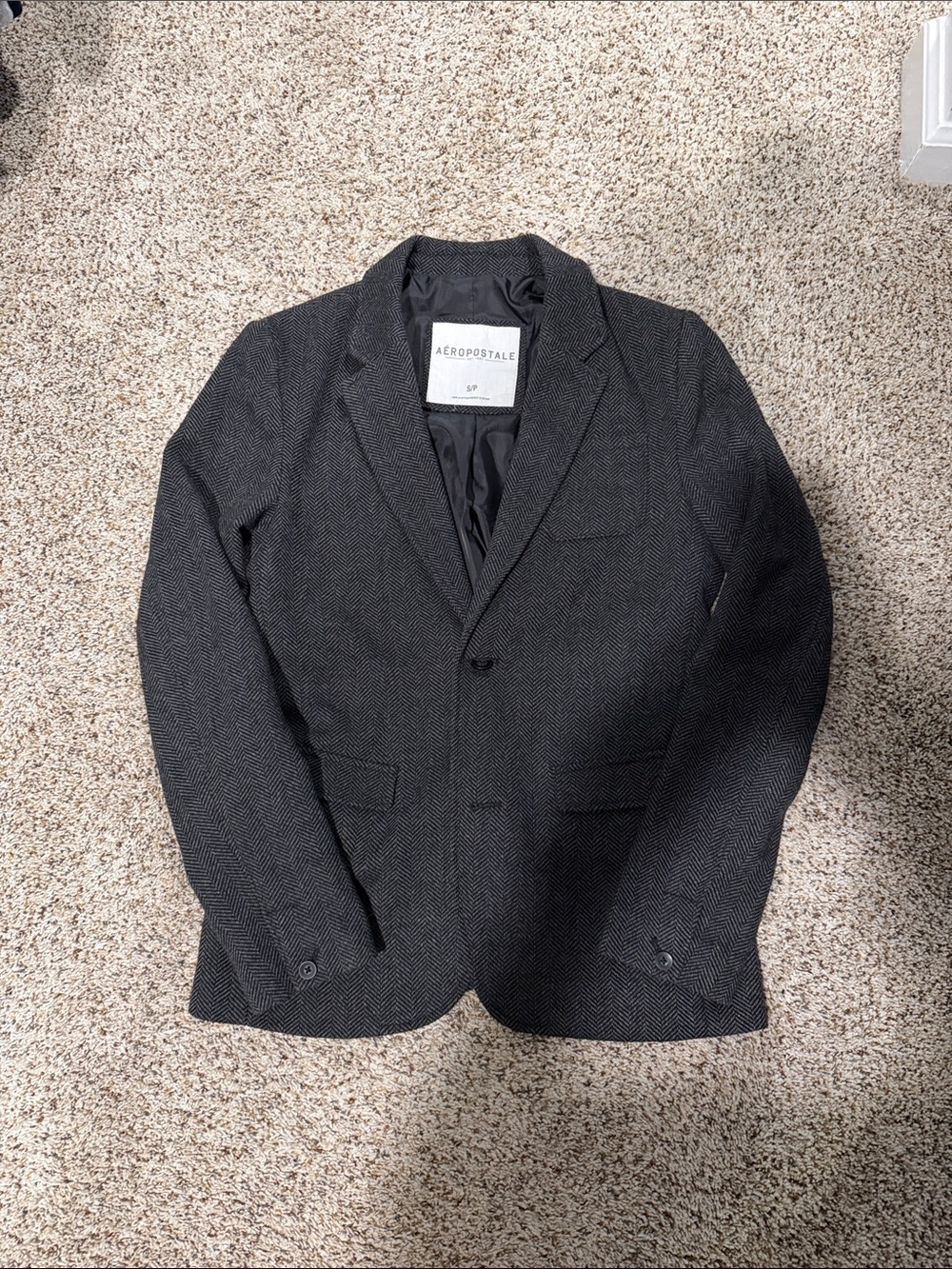 Aeropostale Men's Dark Charcoal Herringbone Sport Coat. Size Small
